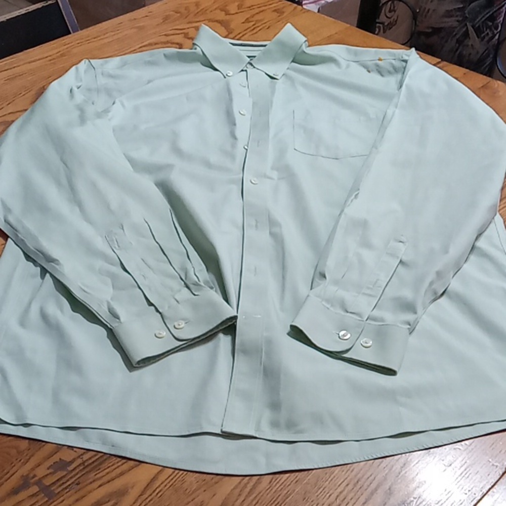 EDDIE BAUER MENS XL TALL Shirt Top PREOWNED Used BUTTON UP LIGHT GREEN XLT